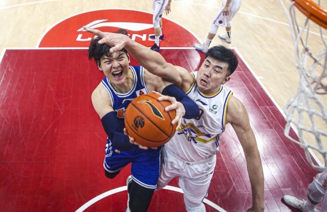 冯莱|CCTV5直播!CBA重头戏,李春江拒绝连败,上海男篮阵容大调整