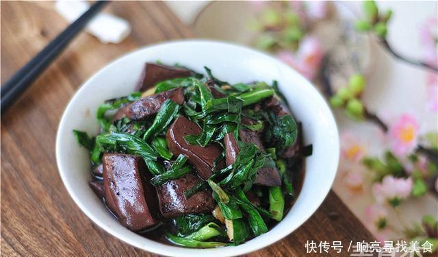 真鸭血|它是“人体清道夫”,隔三差五吃1次,清肝排毒,熬夜的人多吃