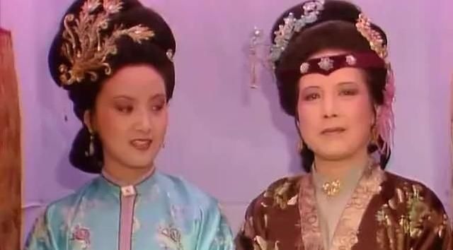 这件事$贾赦要纳鸳鸯为妾,王熙凤为什么告诉平儿出去躲躲