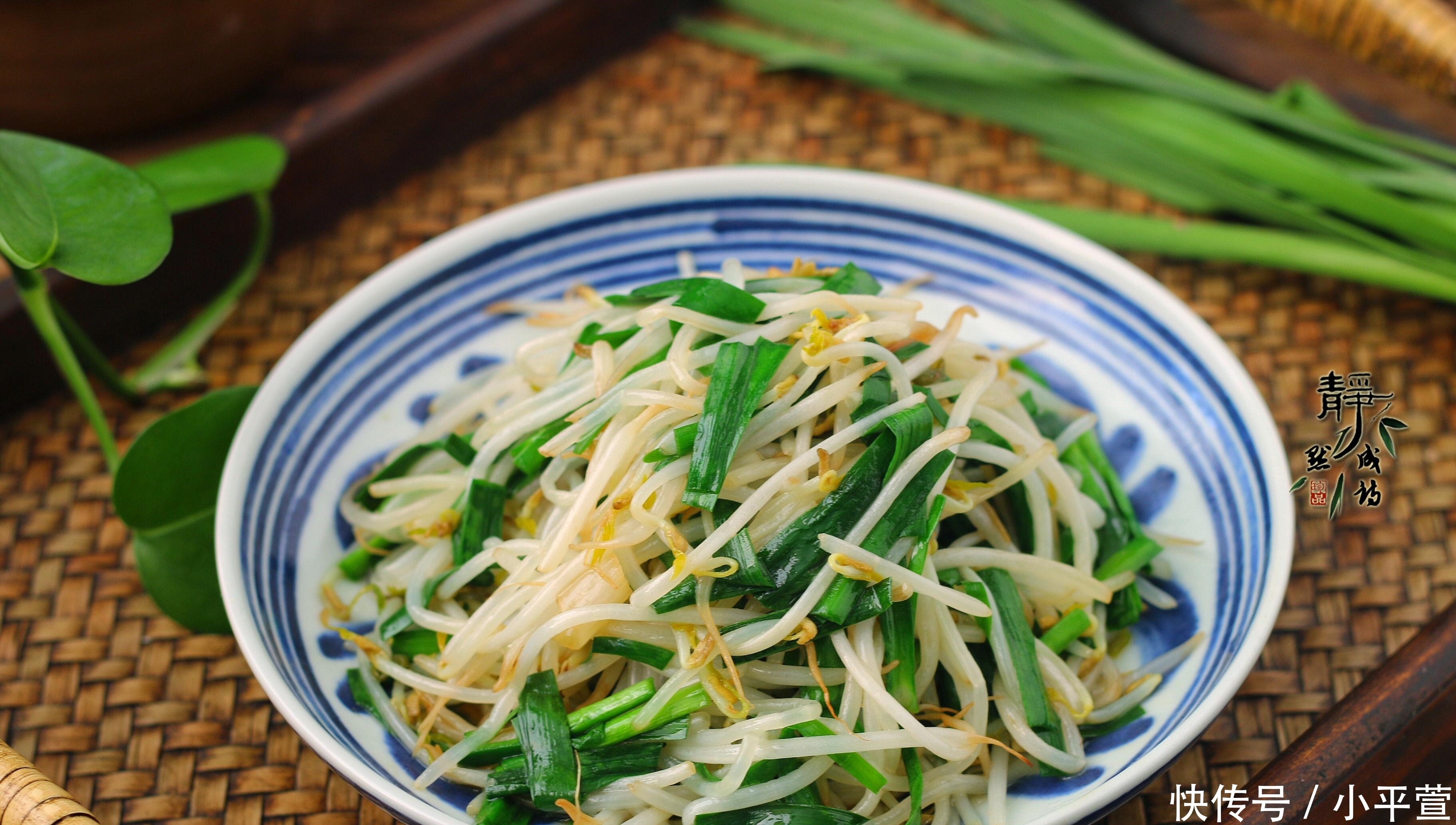 从准备到出锅,5分钟足够,鲜香脆嫩超下饭,这菜比吃肉爽口