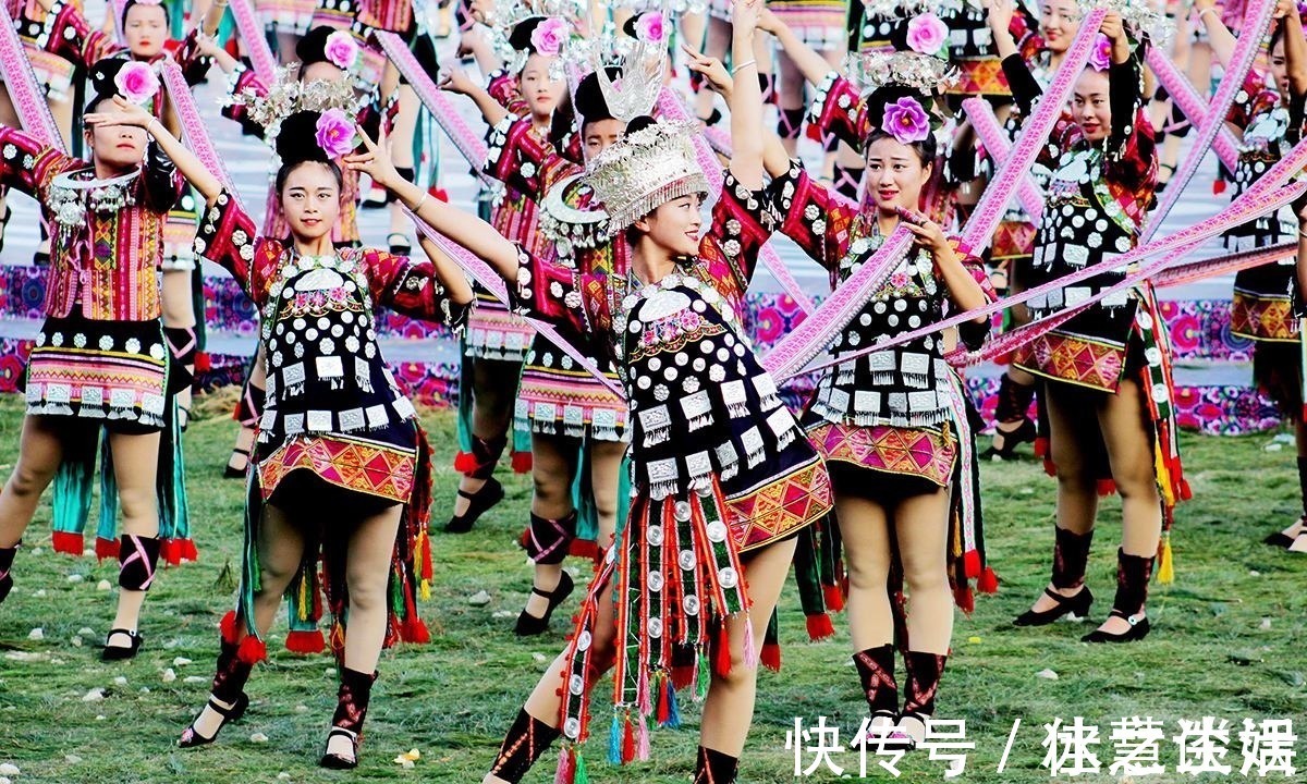 它被誉为“苗族短裙第一村”，女孩子都爱超短裙，长度仅16厘米