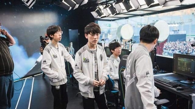 游戏环境|国外网友吐槽国服:台服黄金等于峡谷钻石,要不要文森特再去一次