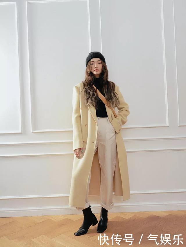 “大衣+羊绒衫”真的太高级,精致女人都爱这么穿,上身就是气质
