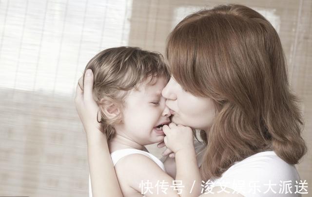 爸爸|8岁女儿非要和爸爸一起睡,妈妈反对,女儿童言无忌把妈妈气乐了