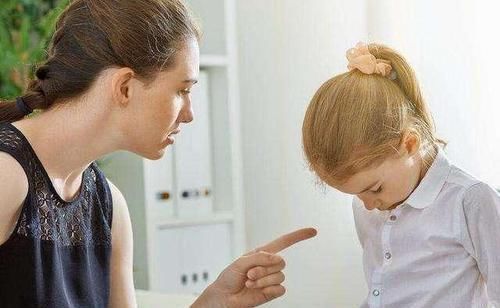 钢琴|熊孩子将可乐倒进价值68万钢琴，老板索赔， 家长 他只是个孩子