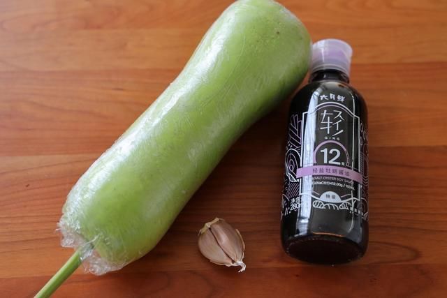 素菜|天气热，晚餐多吃这样的素菜，鲜嫩多汁又爽口，多吃也没负担