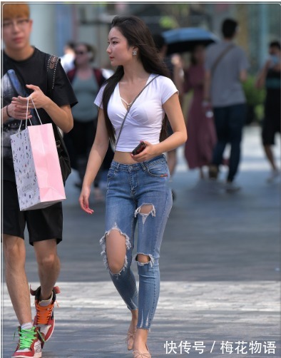 短袖|修身v领短袖破洞的牛仔裤,简单清凉,气场十足