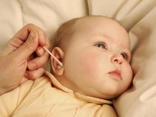 宝妈|孙子吵吵耳朵疼，奶奶扒开孩子耳朵一看，里面的情形很恐怖