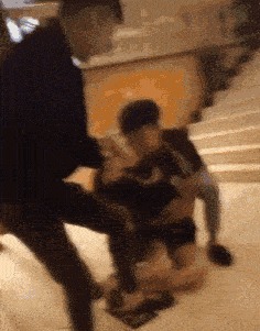 |搞笑GIF:天道好轮回,苍天饶过谁