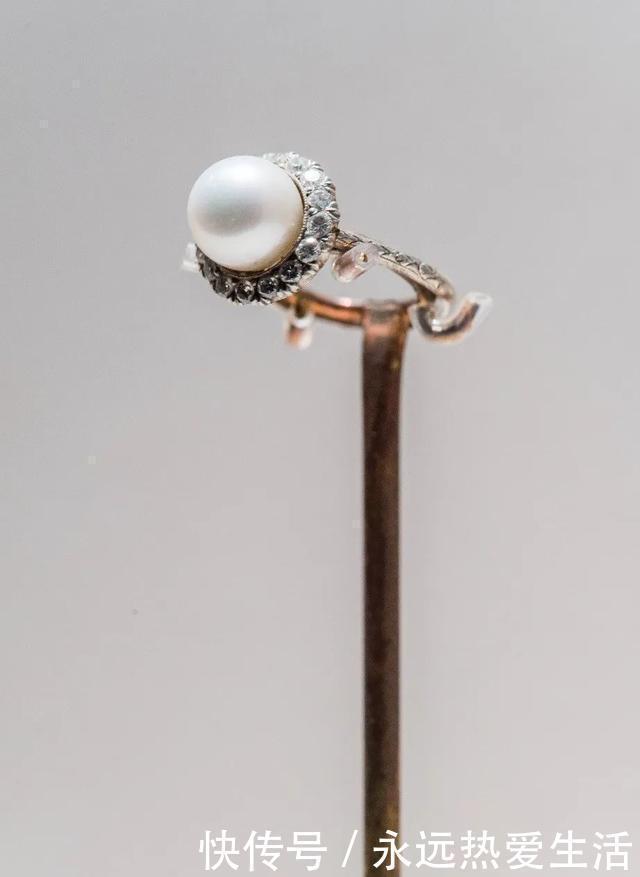 清朝的首饰比现代还时尚,鸽子蛋钻戒翡翠耳环样样有