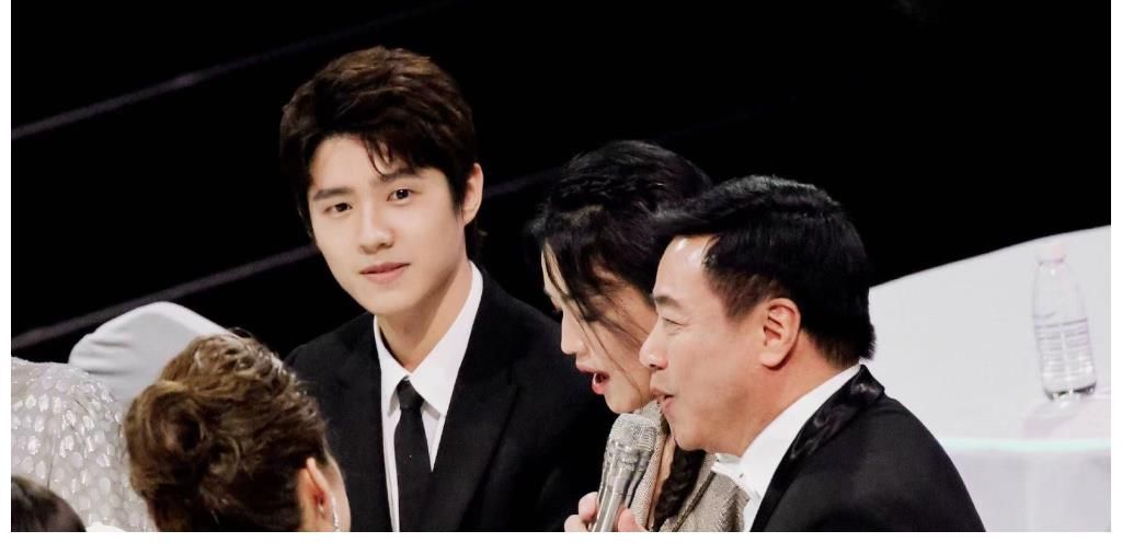 主持人|中秋晚會成“大型翻車現場”，主持人狀況頻出，還有明星假唱