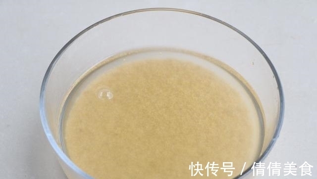 小米只会做粥喝?不如做成发糕,多1小步,保证松软香甜