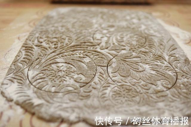 糖粉|教你个百搭饼干配方，粗粮杂粮全麦随意换，13分钟出炉酥香好吃