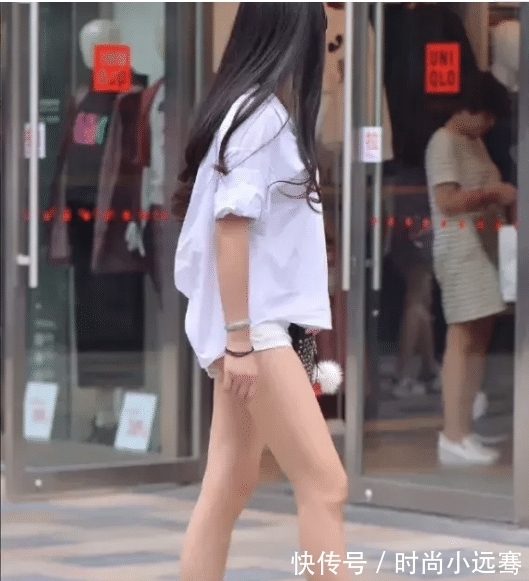 衬衫 白色衬衫是这样穿的！感性又有骨感，男友看了很喜欢