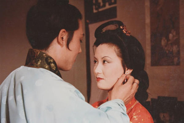 贾蓉|贾琏要“改个样儿”,王熙凤为何要“扭手扭脚”?看死珠子多凶险