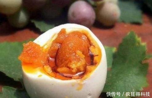 坛子|腌咸鸡蛋,别只知道加盐!多加2种料,又香又入味,个个起沙流油