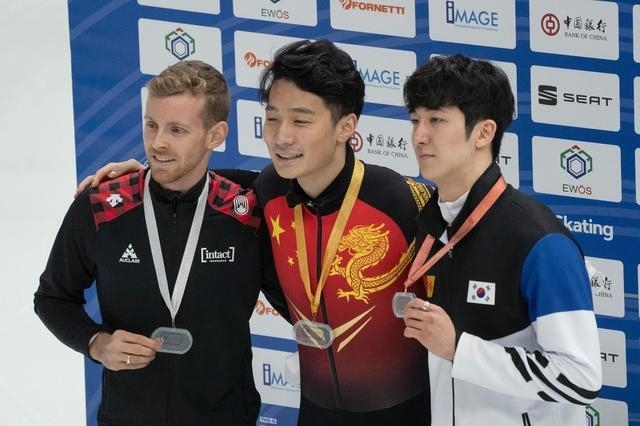 崔敏静|张雨婷晋级!短道世界杯:1500米任子威第3涉险过关