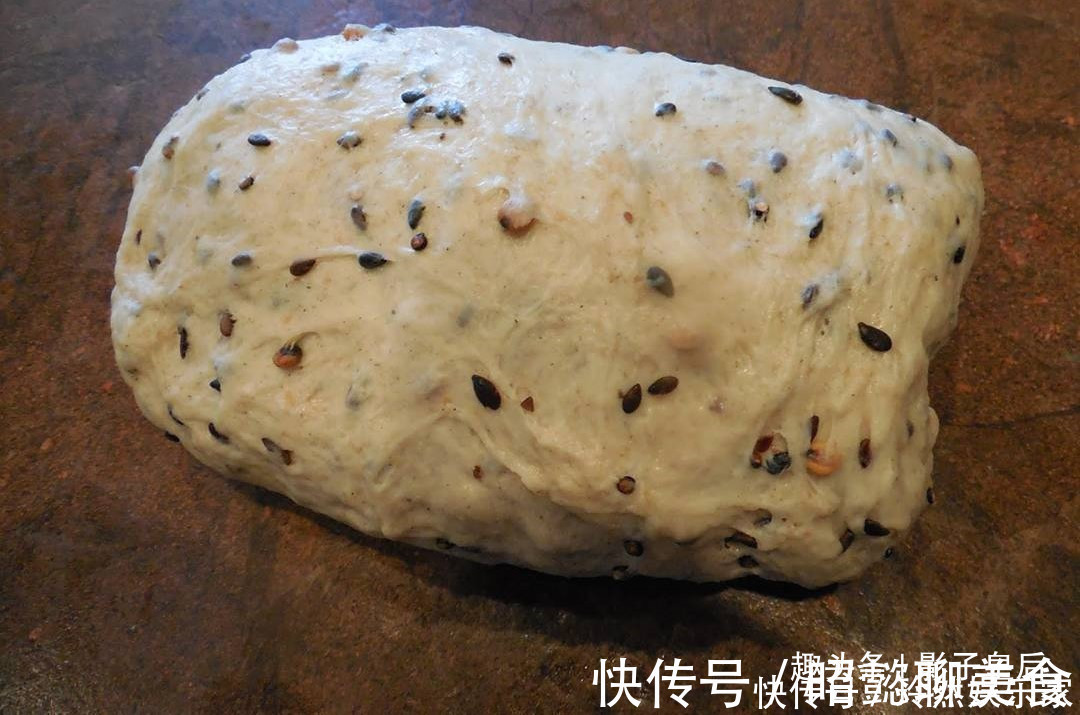 比馒头简单，比包子好吃，我家隔三差五做一次，一出锅就抢光！