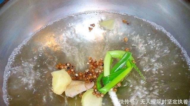 调饺子馅千万别加“料酒”,3个方法去腥,饺子鲜香无异味!