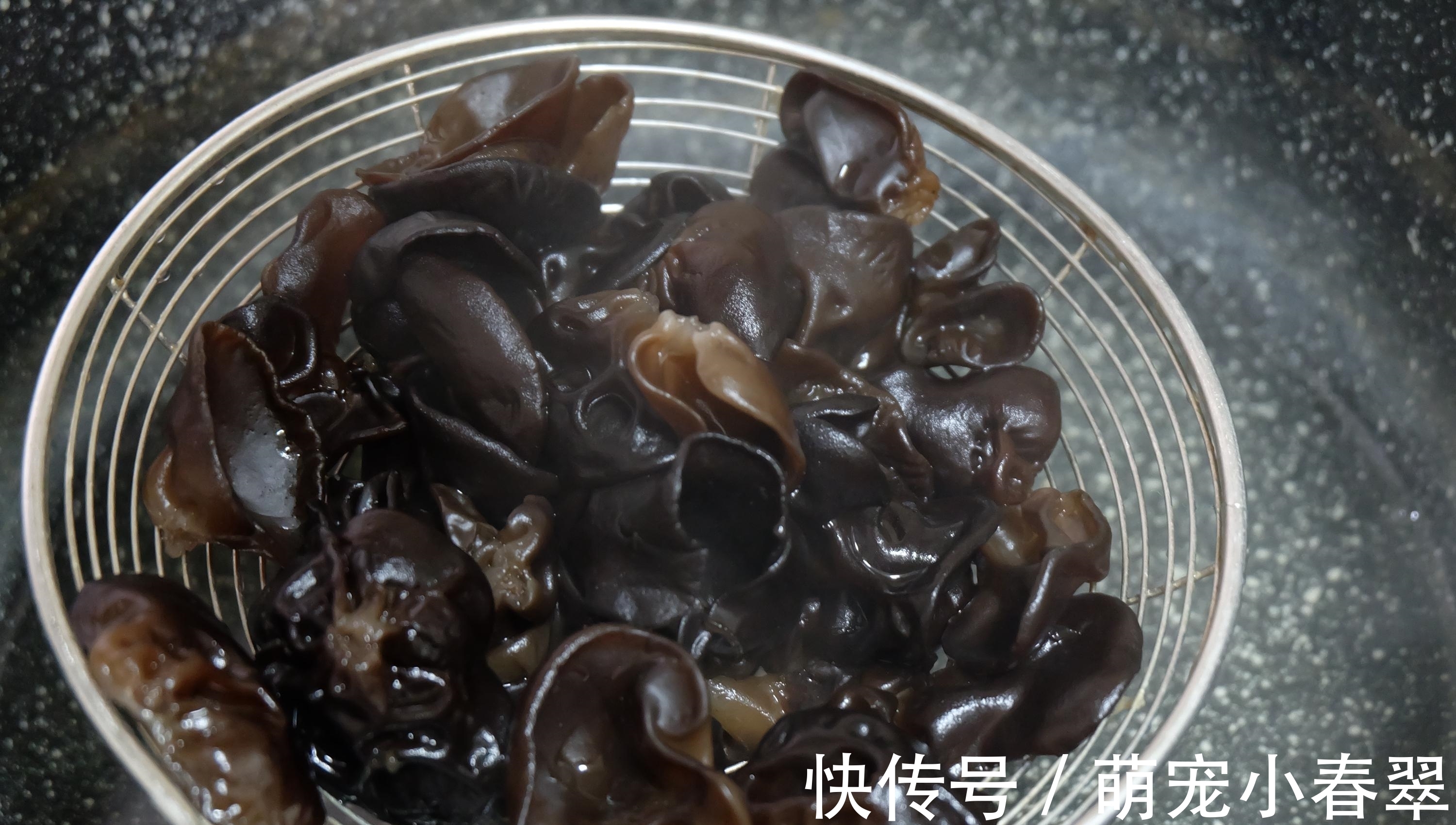 夏天最爱轻食减脂餐,鸡胸肉沙拉做法简单营养丰富,越吃越喜欢