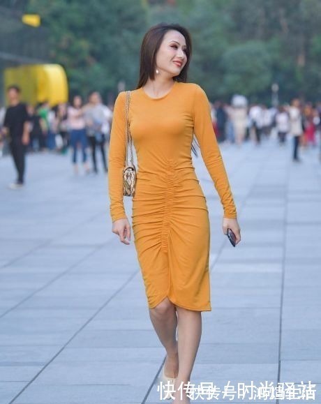 小姐姐 微胖姐姐太迷人，修身包臀连衣裙，完美塑造出好身材