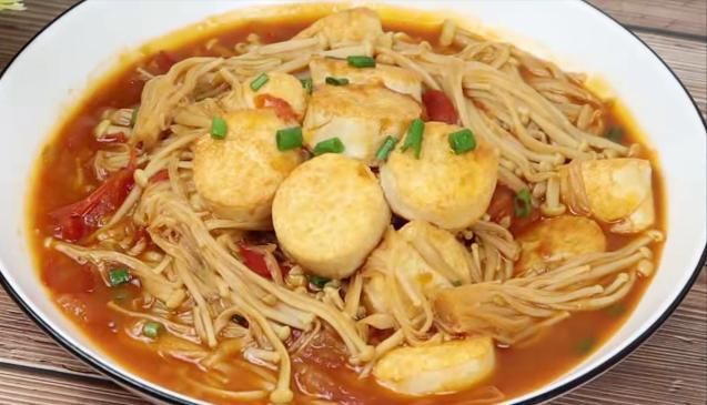 豆腐|豆腐搭配金针菇这样做,简单又美味,上桌家人都爱吃,给肉都不换