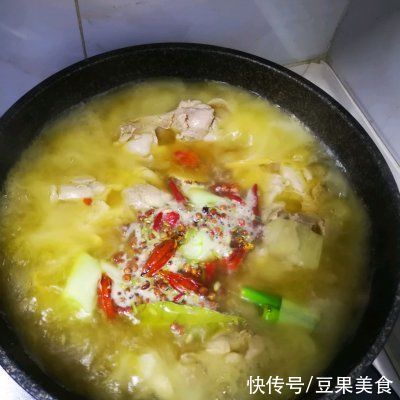 我经常做红油口水鸡，家人都爱吃，婆婆夸我聪明又贤惠