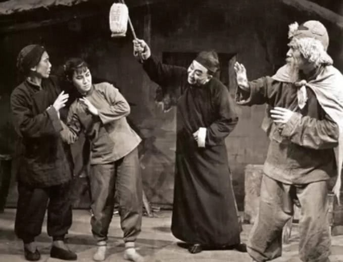 景象|旧社会的大地主,欺压百姓、无恶不作的大恶霸,一出旧社会的景象