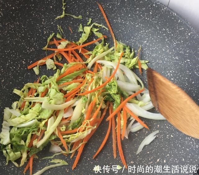 烧驴肉炒面,味道比鲜肉做的更入味