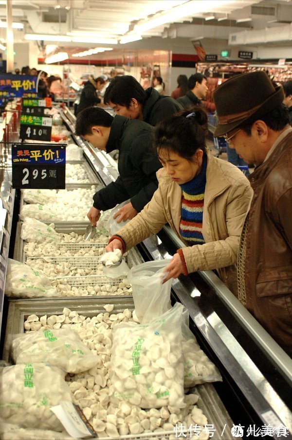 速冻水饺为啥比手工水饺便宜那么多?听完其中的猫腻,你还会买吗