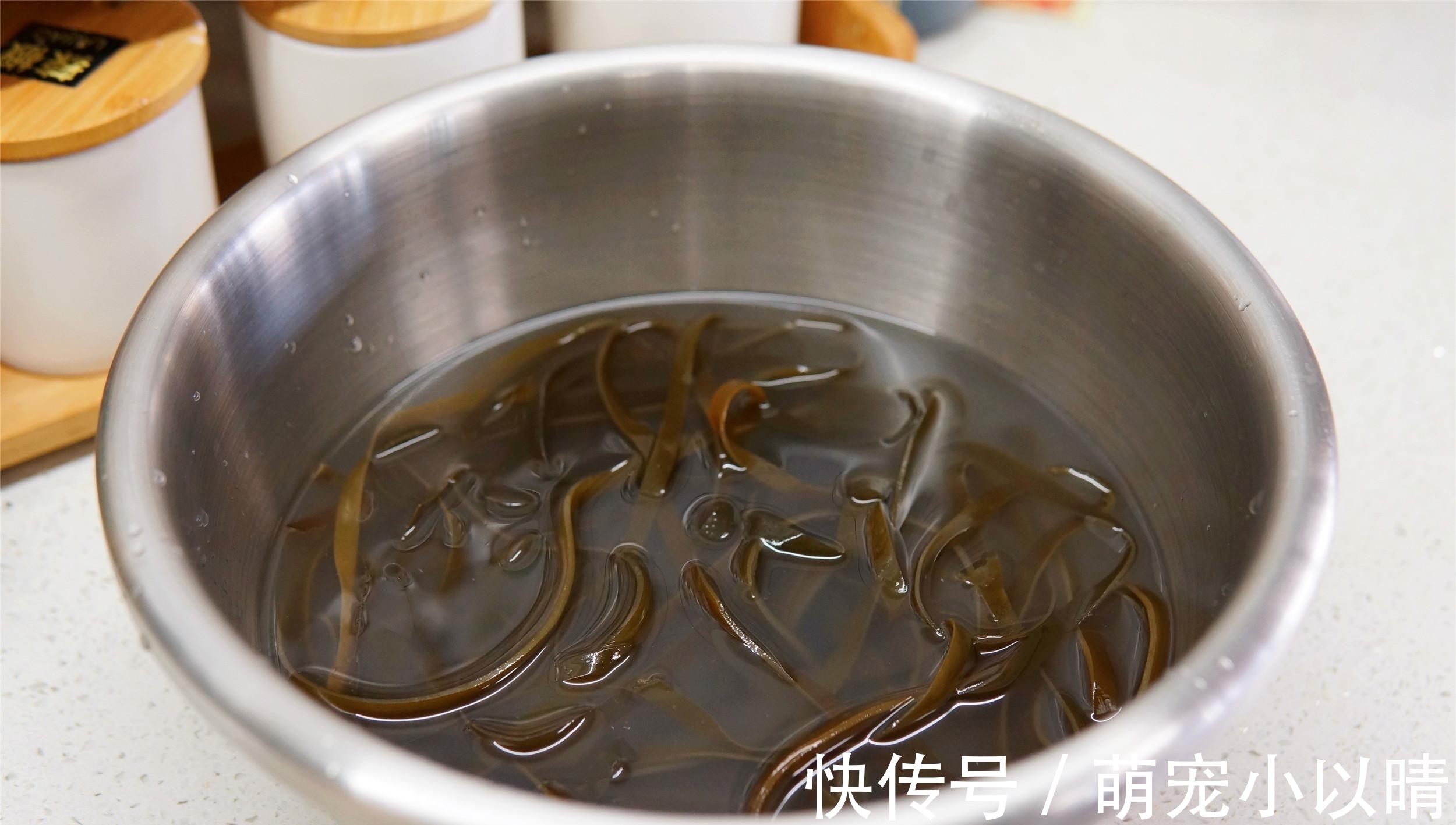 清爽开胃的凉拌海带丝做法,好吃到停不下来,多加一步就行了