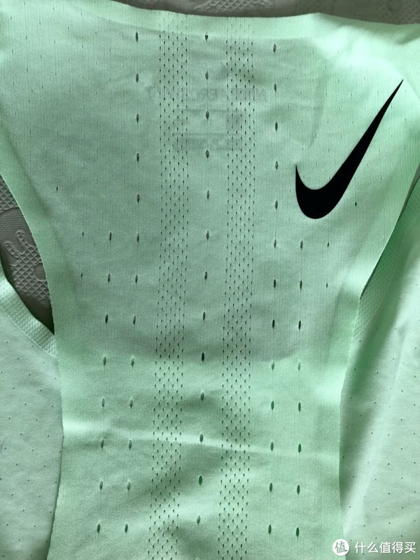 背心|一波三折，尺码成迷，NIKE Aeroswift 跑步背心体验