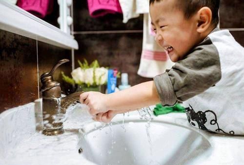 堪忧|孩子喊你“妈”还是“妈妈”，虽是一字之差，但背后原因让人惋惜