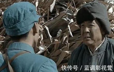 |《亮剑》因经费不足闹出的笑话,土匪变主任,李云龙换造型当群演