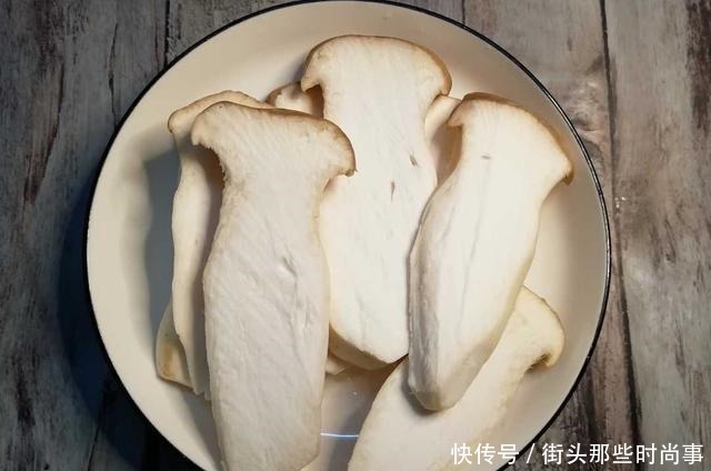这样做杏鲍菇,比吃肉还香,材料简单,容易上手,值得一试