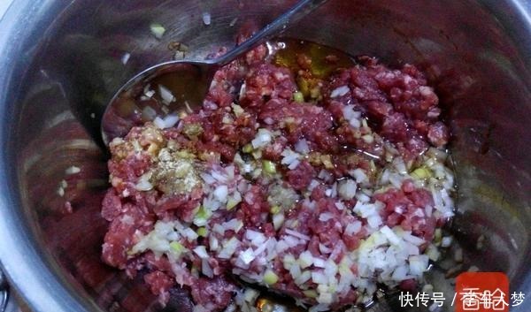 奶奶拿手的“香酥牛肉饼”,吃了10年没吃腻,香到没朋友
