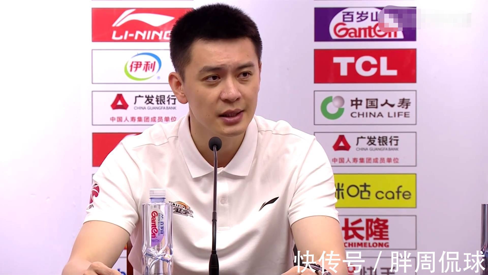 辽篮|CBA官宣罚单,杨鸣缺席赛后发布会遭重罚,揪出辽篮争冠最大短板