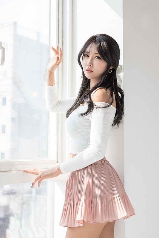 时尚|美女街拍阳光可爱的小姐姐,时尚性感的穿搭,尽显青春的魅力