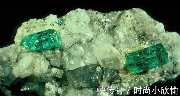 切工|看过了这些珠宝，我才读懂了祖母绿的“年轻范”！