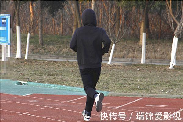 膝盖|50岁后经常跑步，是养生还是会加速膝盖衰老？此文给出了分析
