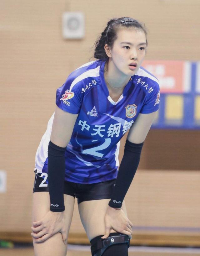 世界联赛|她是女排的天才少女,世界联赛一战成名,身姿迷人长相清纯爱自拍