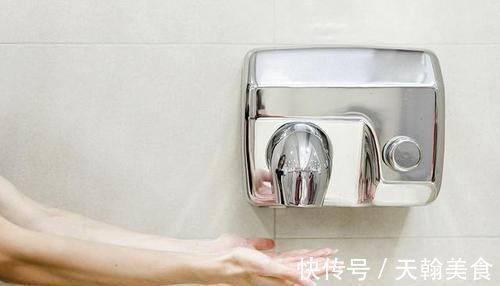 生石灰|食品和玩具大多含有此物,若不小心进入孩子眼睛,聪明妈妈这么做