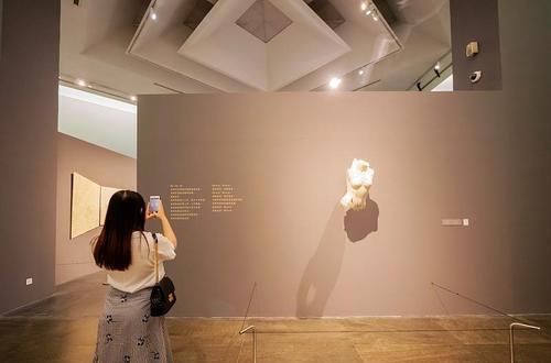 肾脏|女性身上有股异味?可能是这5大因素导致,希望你没有