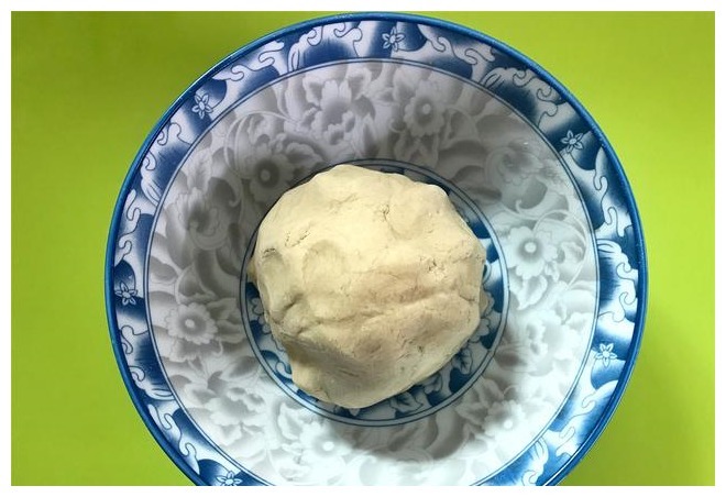 宅家不出门，教你做特色面条，不切不擀，用手一搓，1碗不够吃