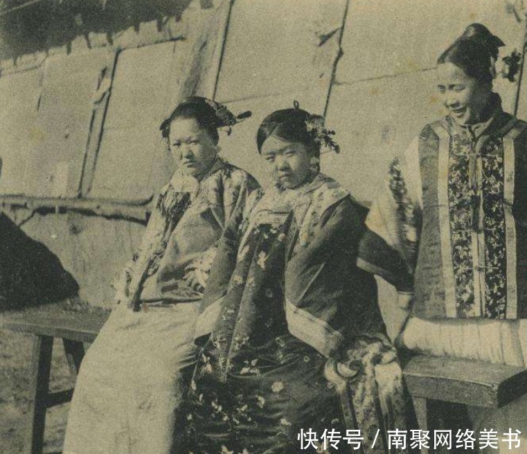 大清|大清灭亡后满清八旗子弟有多惨?男人拉黄包车,女人沦为青楼女