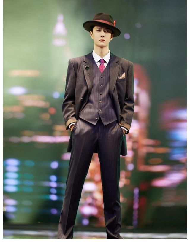 《這！就是街舞》第四季總決賽王一博蟬聯(lián)冠軍隊(duì)長(zhǎng)