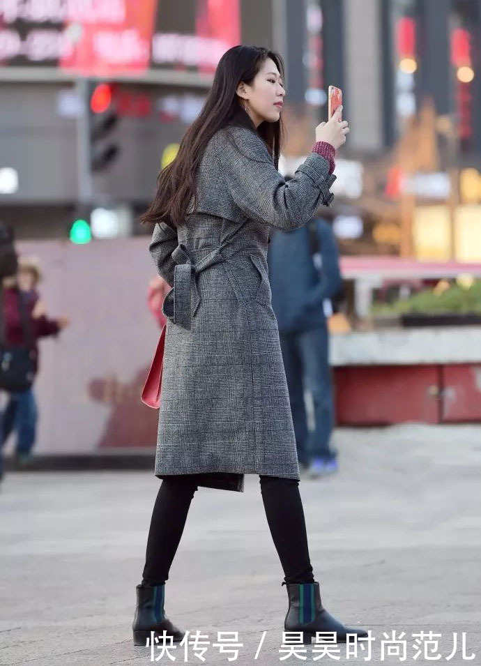 时尚|秋冬休闲通勤风穿搭,气质羊毛呢大衣+短靴搭配,优雅时尚有魅力