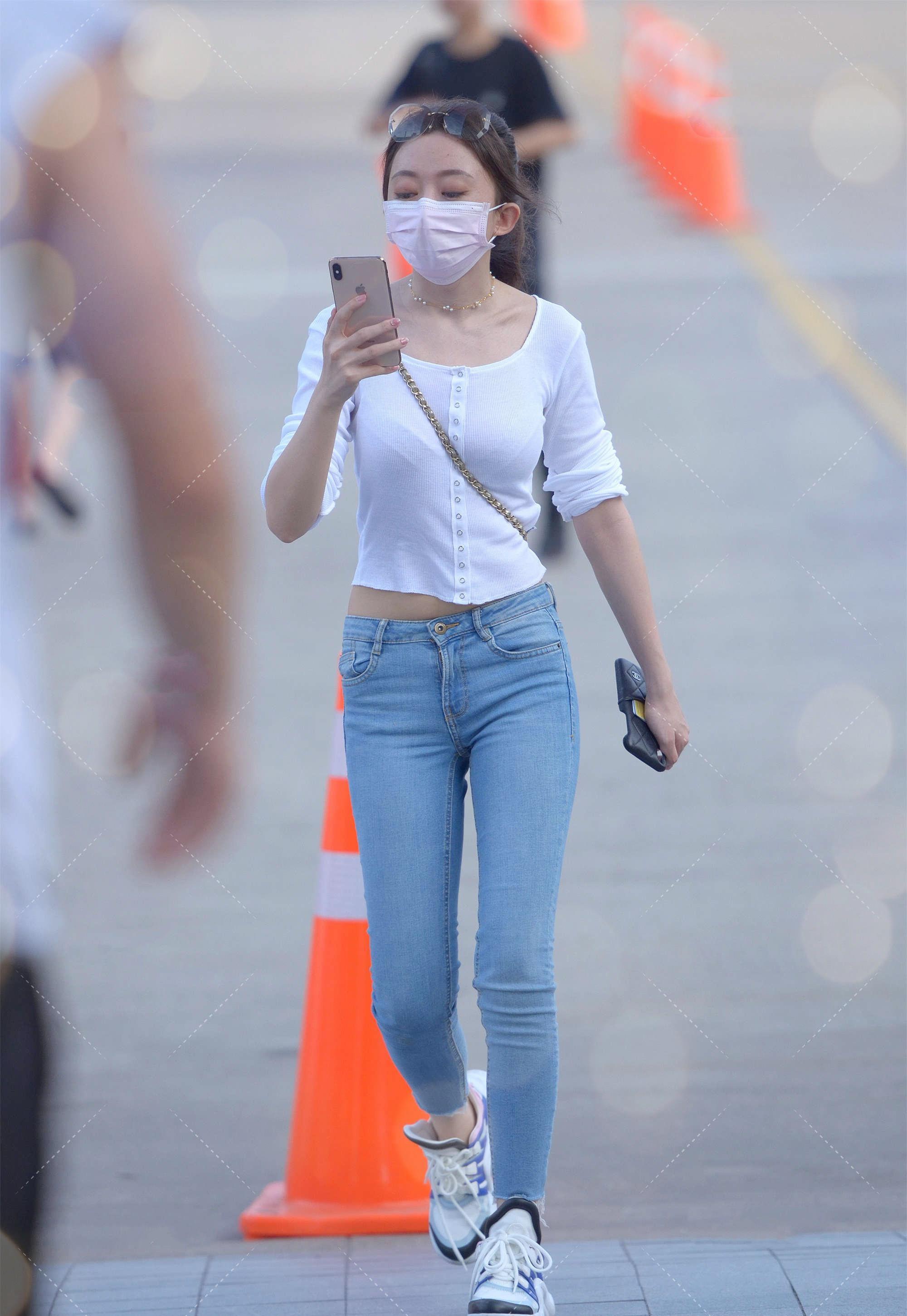 长袖|白色长袖简单清新, 和牛仔裤一起舒爽宜人, 让人看了就十分温柔