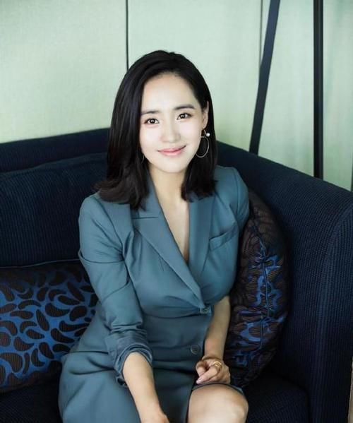 膨胀感|女人过了40岁,尽量避开这3种发型,尤其是第二种,显老又土气