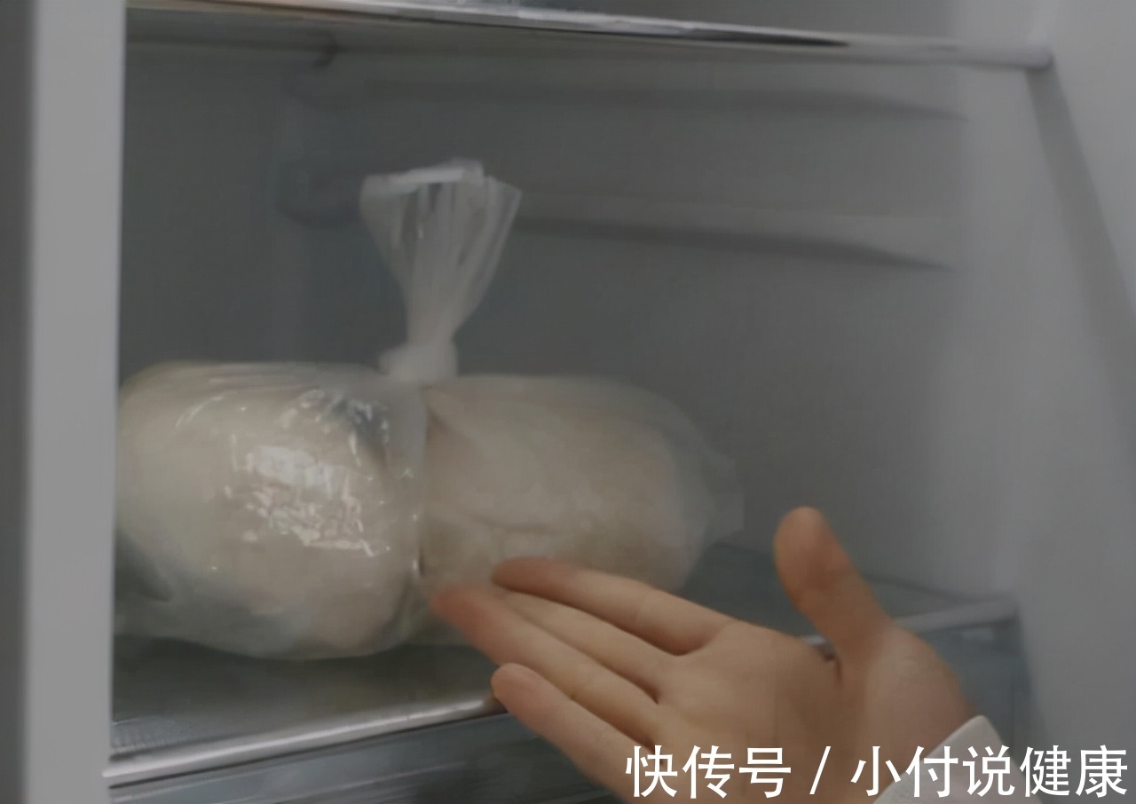 冰箱|冷冻的馒头不能吃？保存超过3天会滋生黄曲霉素，真相确实如此吗